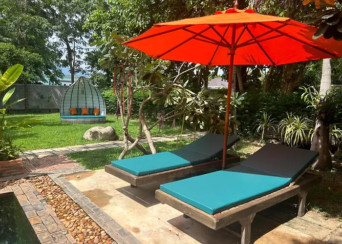 Dom wakacyjny Work Remotely From Our Duplex Loft, King Bed, Pool & Garden, Soundbar *