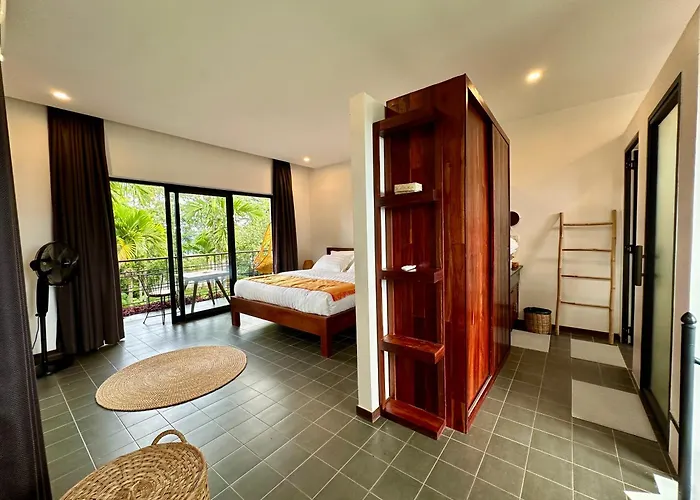 Work Remotely From Our Duplex Loft, King Bed, Pool & Garden, Soundbar Dom wakacyjny